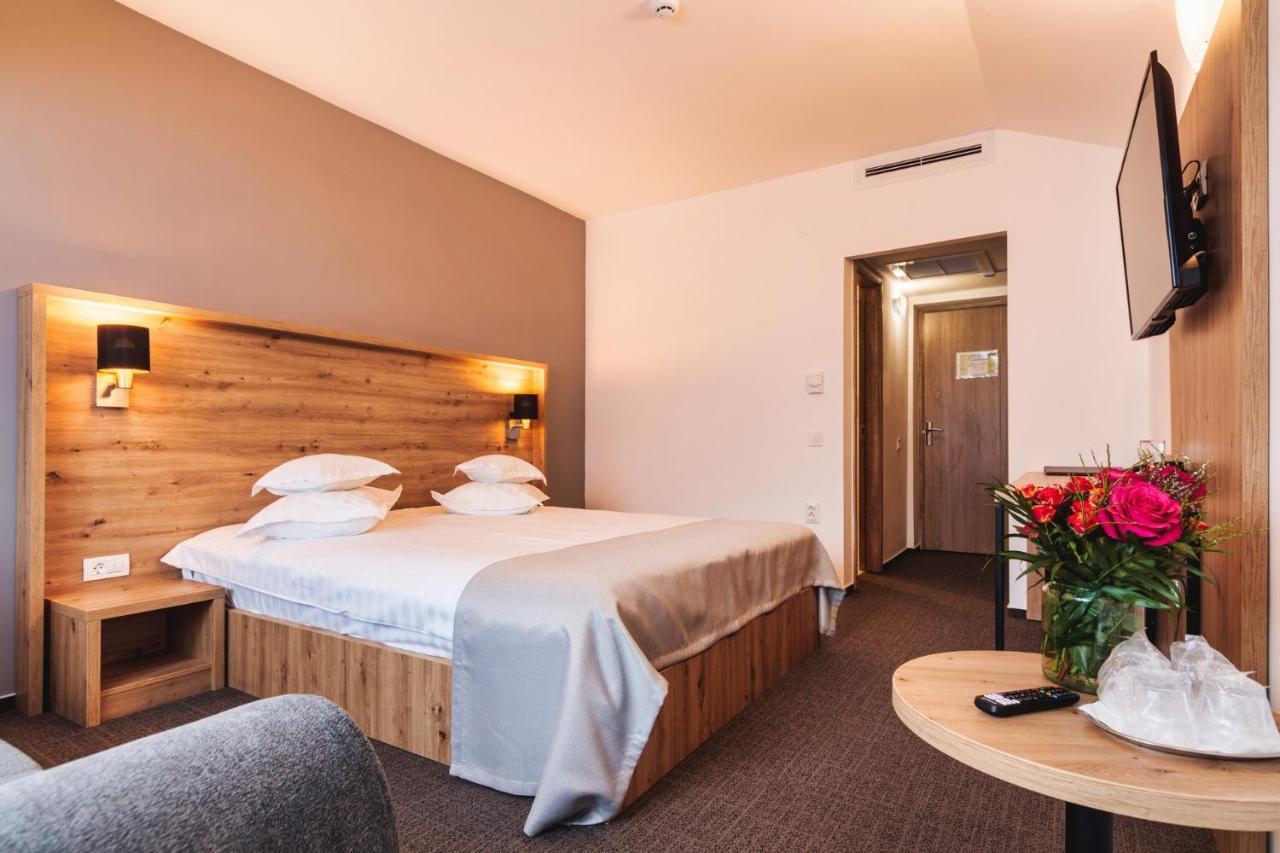 Hotel Domnitei Călimăneşti المظهر الخارجي الصورة