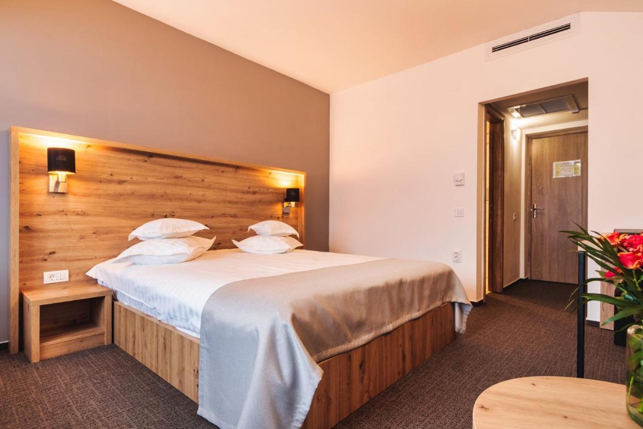 Hotel Domnitei Călimăneşti المظهر الخارجي الصورة