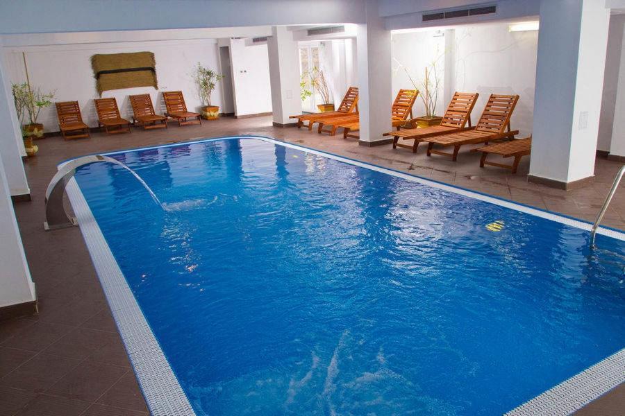 Hotel Domnitei Călimăneşti المظهر الخارجي الصورة